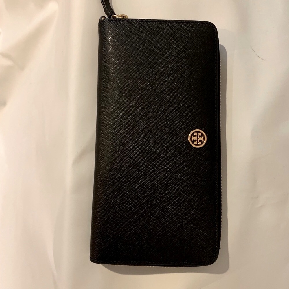 Tory Burch Robinson Zip Continental Wallet